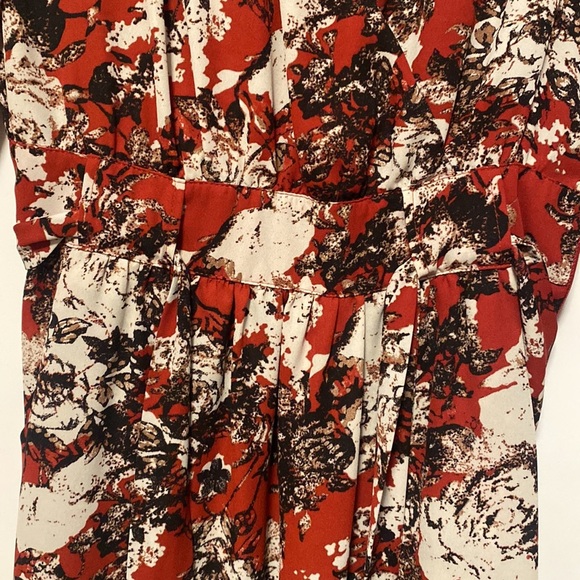 Floral ¾ length sleeve dress - Picture 3 of 6